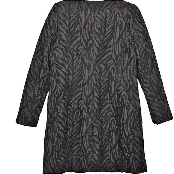 𝅺DANA Buchman Vintage Black on Black Zebra Print Evening Coat Size Medium - Picture 2 of 7